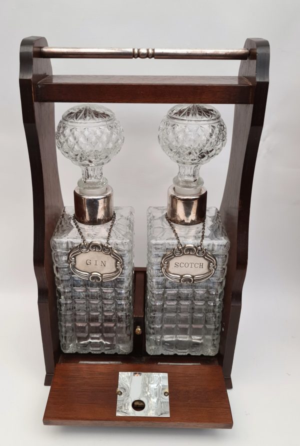 Mid 20th Century Wooden Tantalus With 2 Moulded Glass Decanters