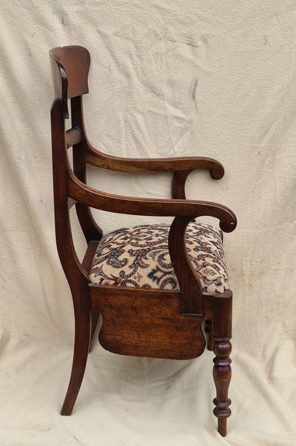 Victorian Mahogany Commode. Later Repairs to Seat and Pot Holding Area